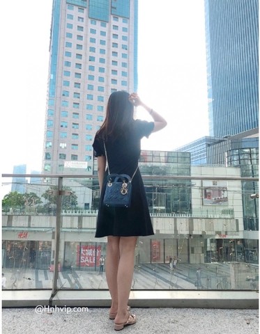 미니 레이디 디올 백 클라우드 블루 페이턴트 까나쥬 송아지 가죽