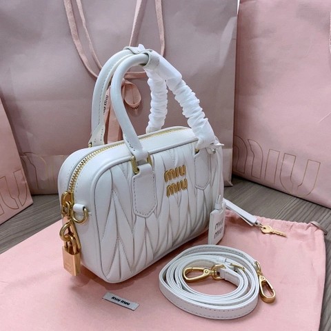 Miu Miu Arcadie 마틀라세 나파 가죽 백 5BB123 화이트 M1