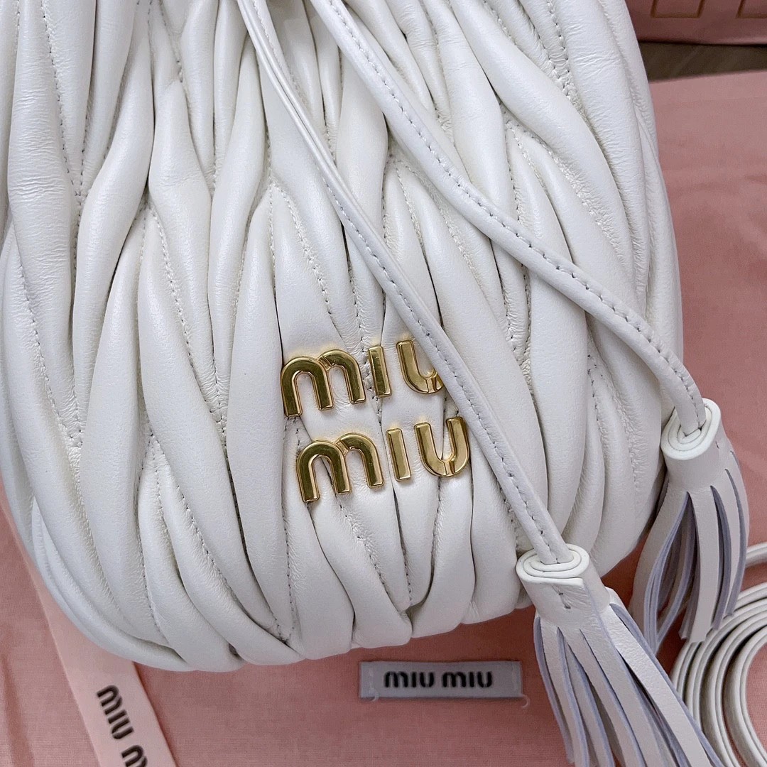 미우미우 5BE085 버킷백 화이트 M1