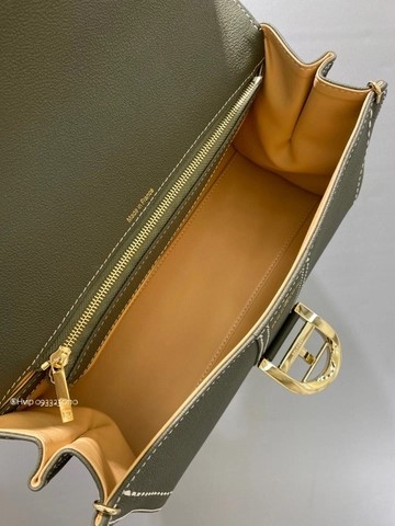 Delvaux Brillant PM Surpiqué 그레인 송아지 가죽 카키