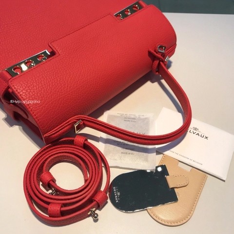크리스피 카프 소재의 Delvaux Tempête MM AA0611AMF 레드 GHW