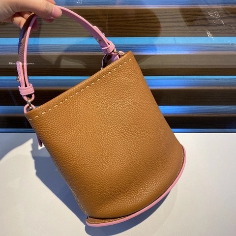 Delvaux 배터리 미니 버킷 Surpiquéen Taurillon Soft AA0607ATT0ADNDO