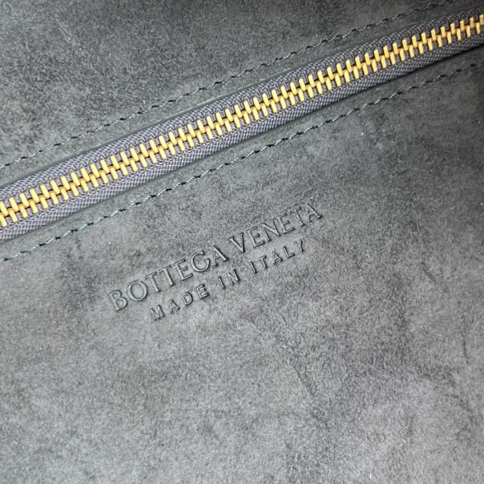 보테가 베네타 조디 클라우디 인디고 스웨이드 600261 48x40x16cm