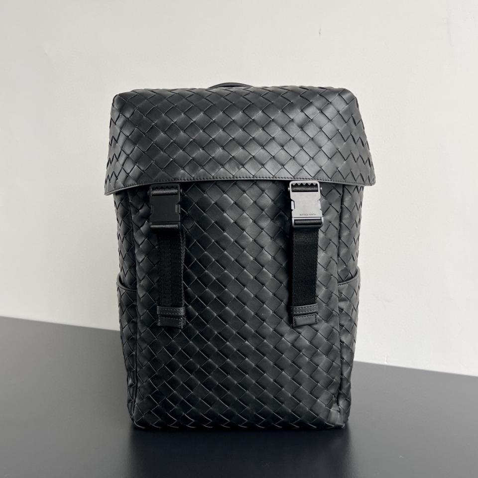 Bottega Veneta 인트레치아토 플랩 백팩 - 풀 블랙 766580 38*26*15cm