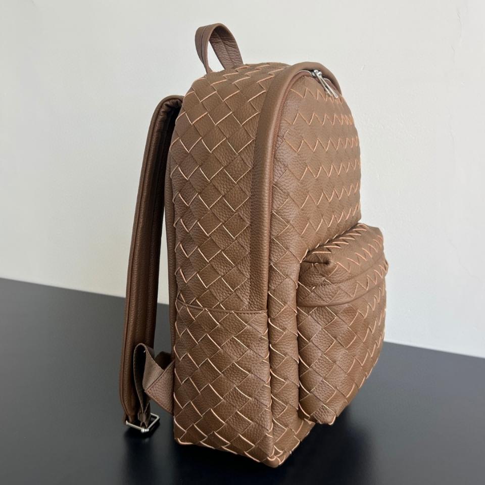 Bottega Veneta 인트레치아토 백팩 베이지 833158 46x30x14cm