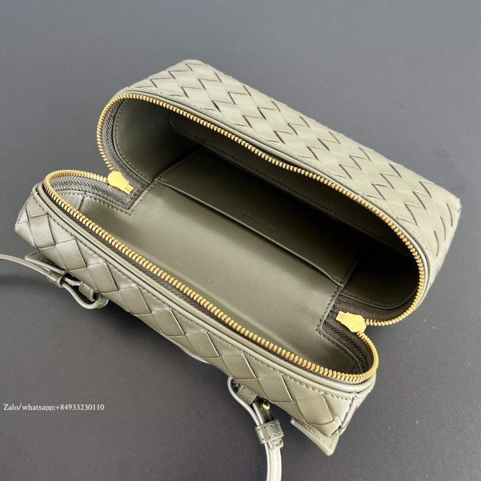 보테가 베네타 뱅뱅 사이프러스 789109 23x13x6CM